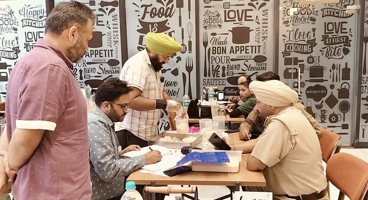 स्वास्थ्य विभाग ने निक बेकर और सिंधी स्वीट्स पर छापा मारा और बकलावा और चमचम के नमूने प्रयोगशाला में भेजे।